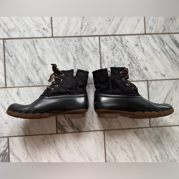 Sperry Girls Salt Water Boot, size 2 - Picture 2 of 4